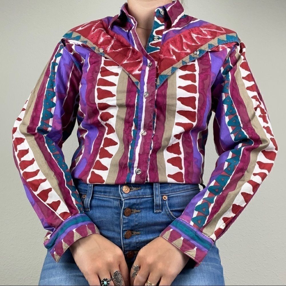 Vintage Aztec western button up - Picture 4 of 10